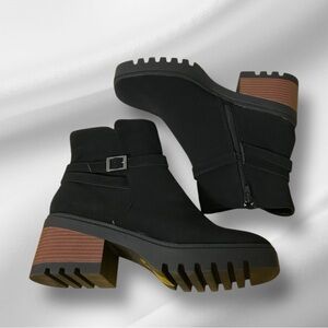 NWOB Bamboo “Affirm” Boots Sz 9 (2.5” Heel)